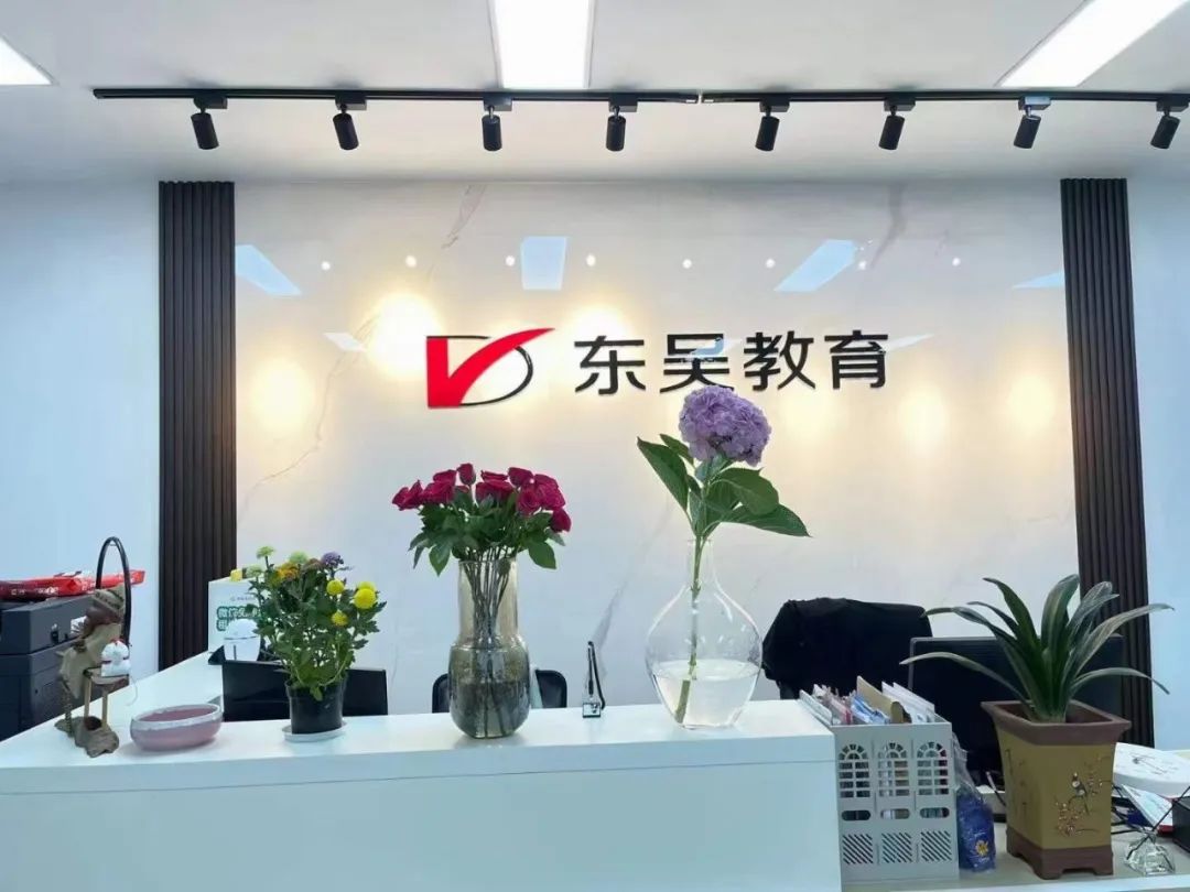 部分同學由于對考銀行缺乏足夠的認知總是不以為意，認為這是一種低檔次的職業選擇。其實銀行工作作為一種穩定的職業選擇，具有待遇優厚、福利保障好、職業發展前景廣闊等特點。特別是每年的銀行秋季校園招聘招聘規模大、崗位多。所以千萬不要因為自視甚高而導致自己失去了一個很好的就業機會。