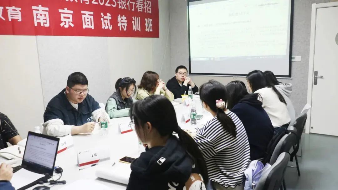 我們經(jīng)得起考驗(yàn)。